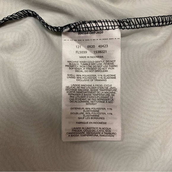 Columbia PFG Dress Women’s Size Small Black Grey Wave Wind Pattern‎ Freezer III - Picture 13 of 13